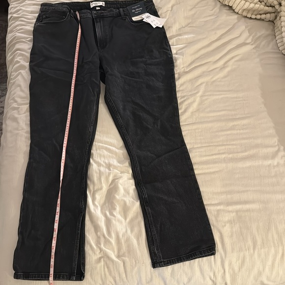 Abercrombie and Fitch, Curve Love High Rise Skinny Jean, Black with Vent Hem - Picture 7 of 9